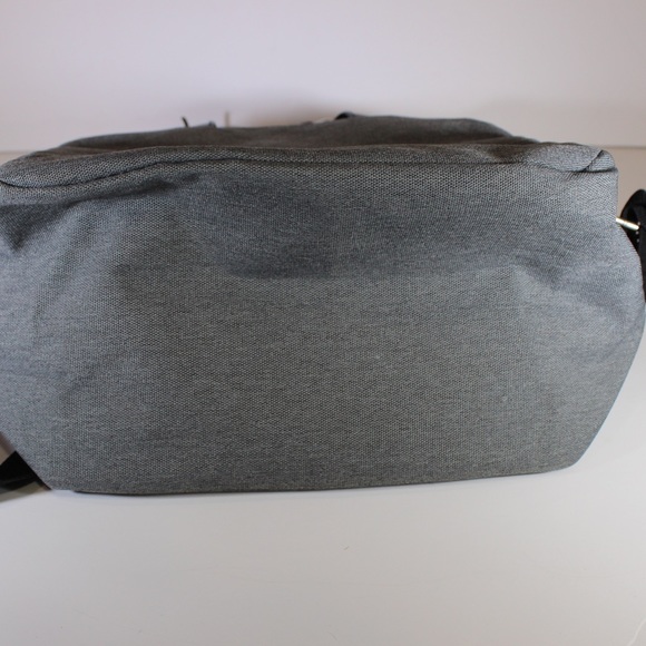 ROOTS 73 Insulated Lunch Bag Grey Gray Black Details Snap Closure - Picture 3 of 8